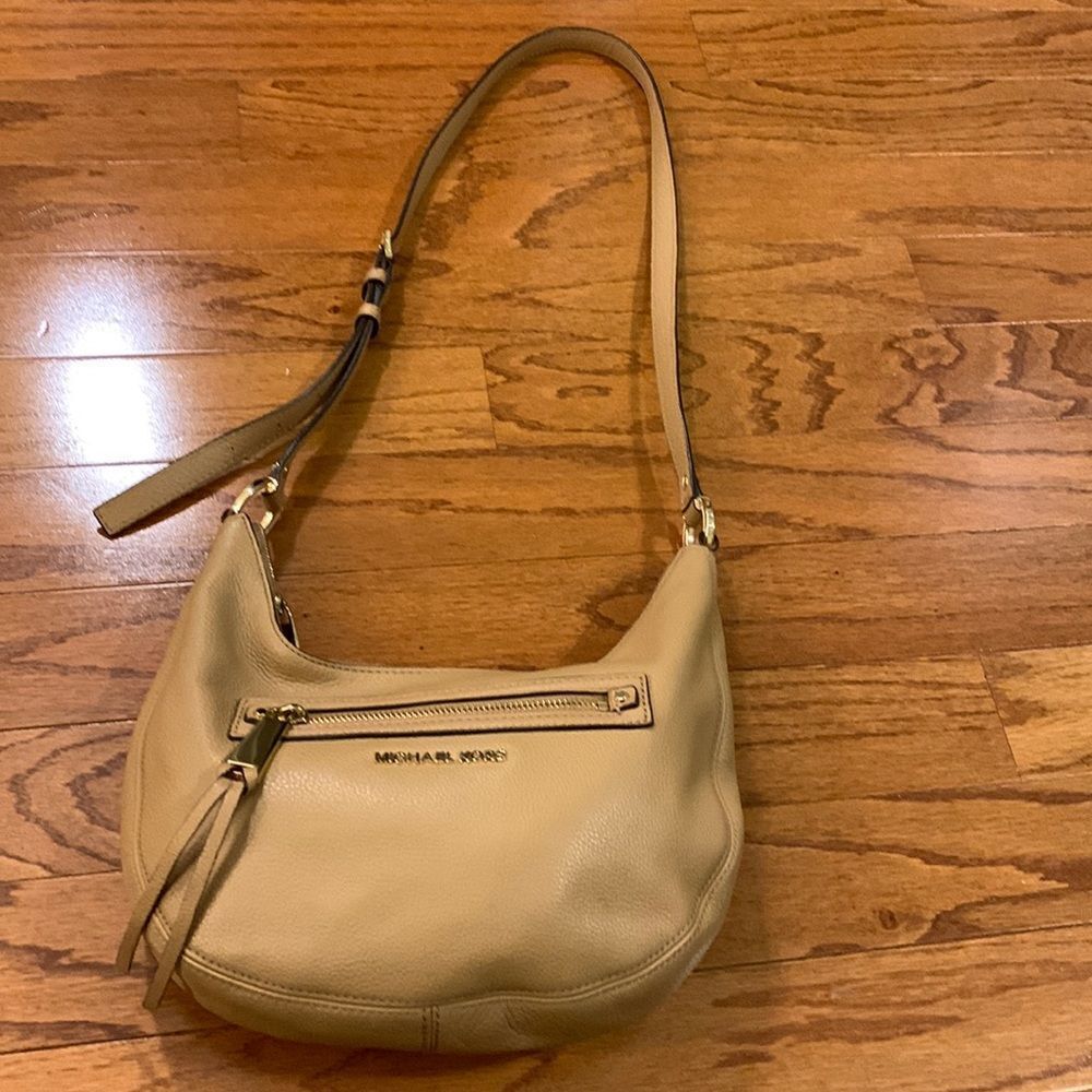 Michael Kors Crossbody or shoulder bag. Camel color